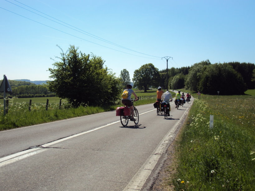 mouzon entre meuse et chier1972.jpg